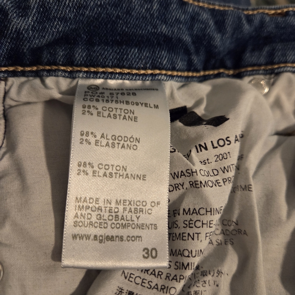 Like new Adriano Goldschmied relaxed fit boyfriend straight leg jeans, size 30 p - Picture 3 of 4